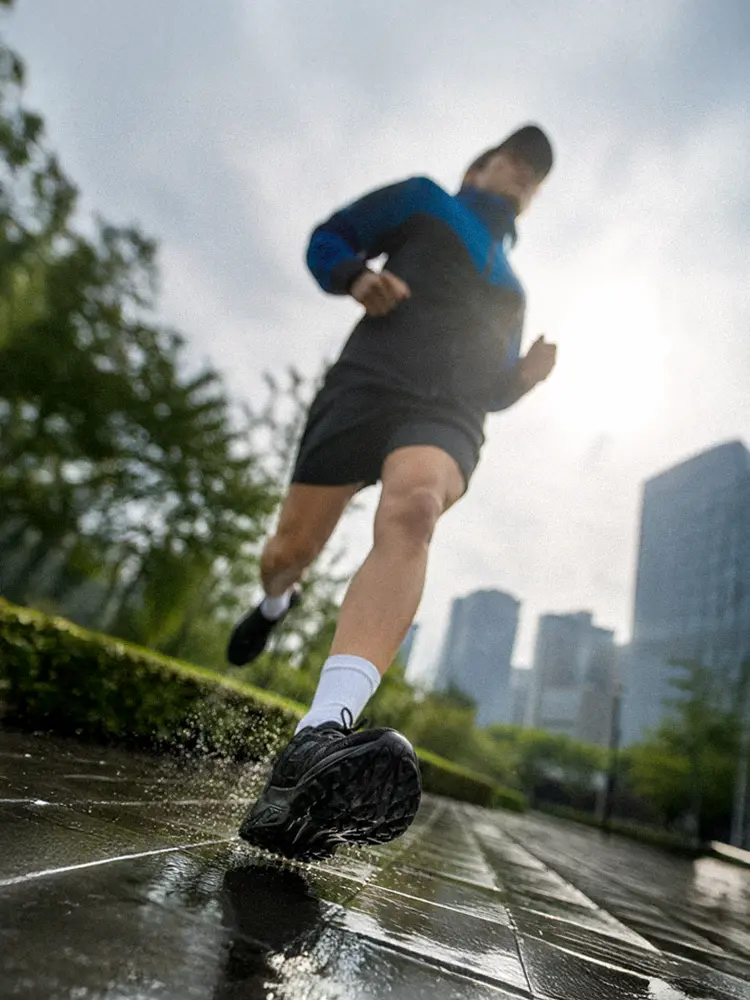 スポーツ防水シューズ