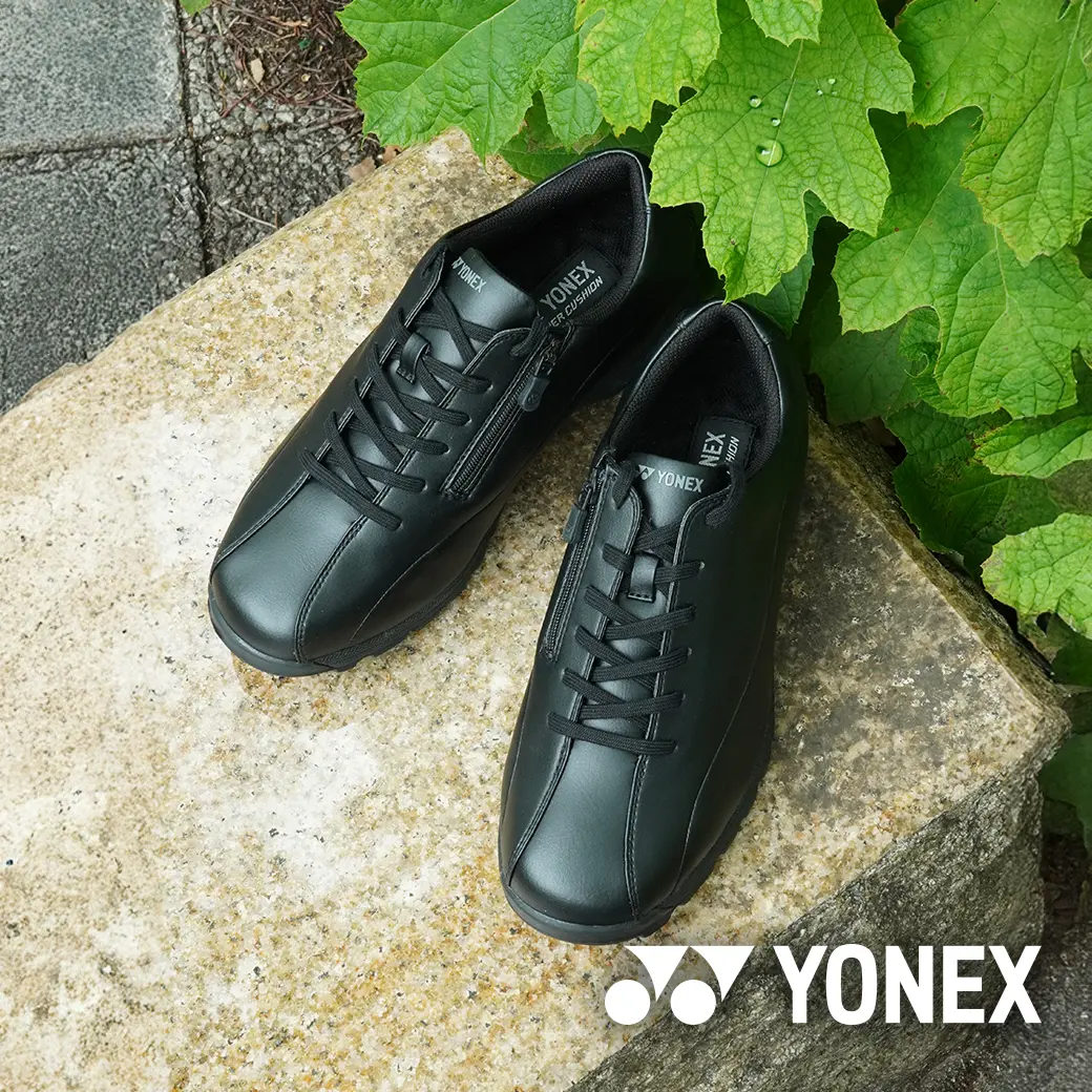 YONEX